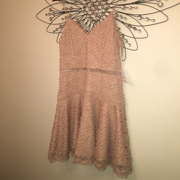 NWT WOMENS LOVE TRIANGLE FLORAL CROCHET CAMI SKATER DRESS - Picture 13 of 16